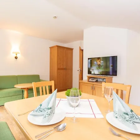 Appartementhaus Schuetzenhof Schied Apartmán *