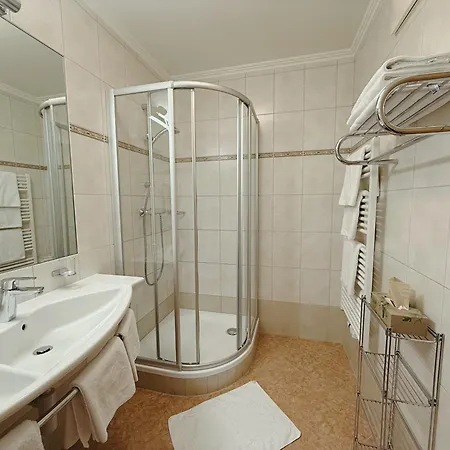 Appartementhaus Schuetzenhof Schied Apartmán *